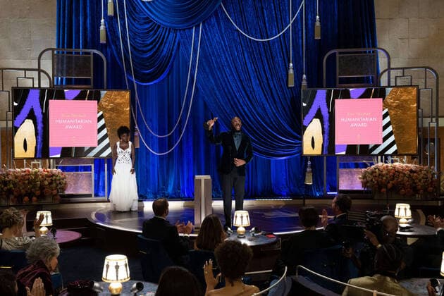 Yuh-Jung Youn poses backstage with the Oscars for Actress in a Supporting Role and Brad Pitt during the live ABC Telecast of The 93rd Oscars at Union Station in Los Angeles, CA on Sunday, April 25, 2021. Los Angeles CA USA  Copyright: xToddxWawrychukx 34135996THA