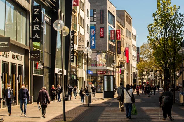 Few people are out shopping in Colognes city centre during the corona pandemic in April 2021, as here on Schildergasse Most shops are closed Cologne