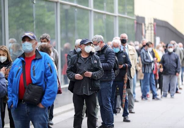 April 26, 2021, Barcelona, Catalonia, Spain Massive vaccination pilot test at the Fira de Barcelona, where 1,000 people have been vaccinated against  JoanxValls