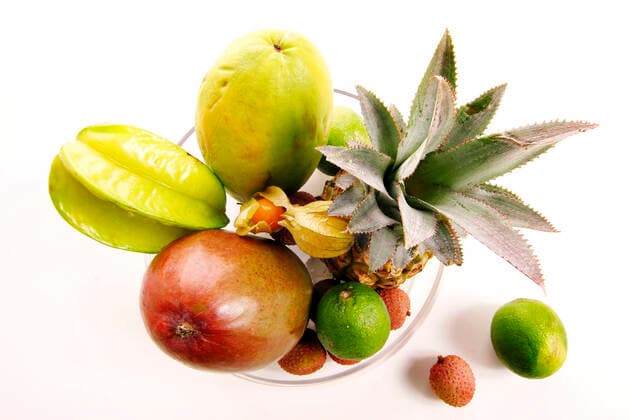 Glasschale mit Obst glass bowl with fruits BLWS643036 *** Glass bowl with fruits BLWS643036 Copyright: xblickwinkel McPHOTO A.xSchauhuberx
