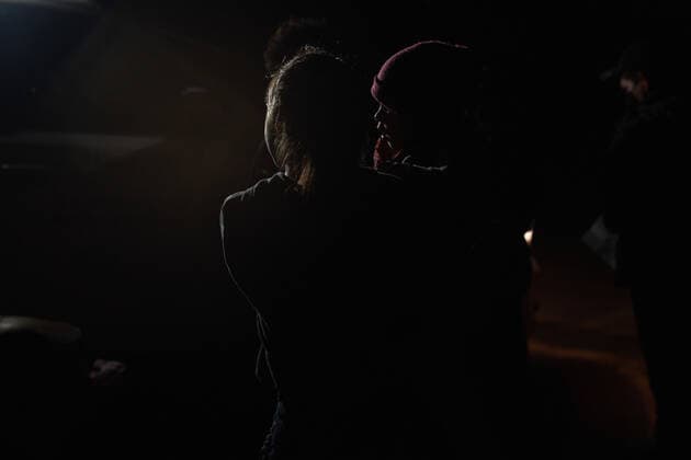 April 27, 2021, Roma, Texas, USA: Asylum seeking migrants illegally cross the Rio Grande River in rafts to surrender to the United States Border Patrol in Roma, TX. Roma USA - ZUMAd211 20210427_zap_d211_008 Copyright: xAllisonxDinnerx