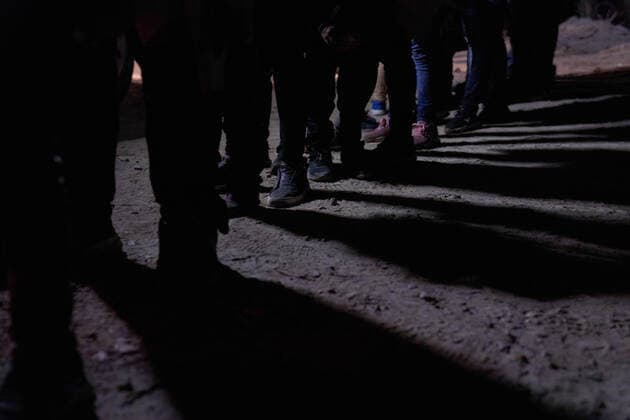 April 27, 2021, Roma, Texas, USA: Asylum seeking migrants illegally cross the Rio Grande River in rafts to surrender to the United States Border Patrol in Roma, TX. Roma USA - ZUMAd211 20210427_zap_d211_021 Copyright: xAllisonxDinnerx