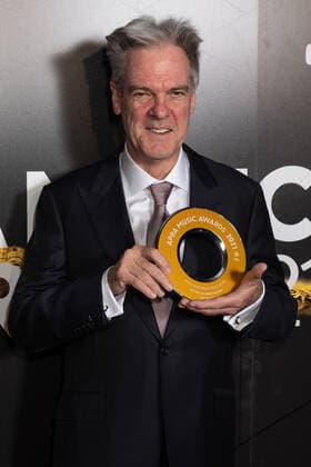 2021 APRA MUSIC AWARDS, Don Walker holds his award for ?Most Performed Rock Work? at The APRA Music Awards, in Sydney, Wednesday, April 28, 2021. ( NO ARCHIVING, EDITORIAL USE ONLY, NO USE IN BOOKS WITHOUT CONSENT SYDNEY NEW SOUTH WALES AUSTRALIA  Copyright: xJAMESxGOURLEYx 20210428001538224526
