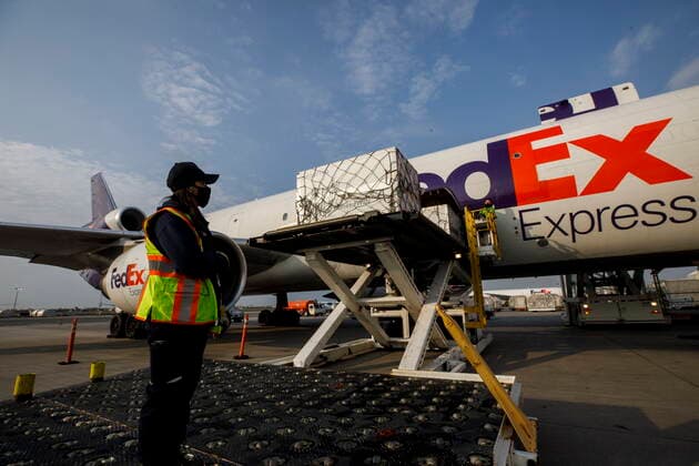 April 28, 2021, Toronto, on, Canada: Workers unload a shipment of Moderna COVID-19 vaccines at the FedEx hub in Toronto, Wednesday, April 28, 2021. Toronto Canada  - ZUMAc35_ 20210428_zaf_c35_009 Copyright: xColexBurstonx