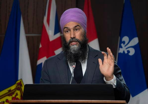 April 28, 2021, Ottawa, on, Canada: NDP leader Jagmeet Singh speaks with reporters on Parliament Hill in Ottawa on Wednesday April 28, 2021. Ottawa Canada  - ZUMAc35_ 20210428_zaf_c35_034 Copyright: xAdrianxWyldx