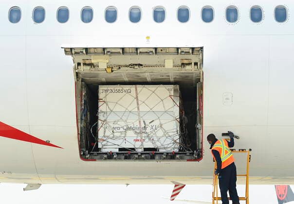 April 28, 2021, Toronto, on, Canada: Airport ground crew offload a plane carrying just under 300,000 doses of the single-shot Johnson & Johnson COVID-19 vaccine which is developed by the Janssen Pharmaceutical Companies at Pearson International Airport during the during the COVID-19 pandemic in Toronto on Wednesday, April 28, 2021. Toronto Canada  - ZUMAc35_ 20210428_zaf_c35_053 Copyright: xNathanxDenettex