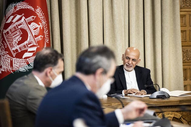 Heiko Maas L , German Foreign Minister, meets Ashraf Ghani R , President of Afghanistan, for talks in Kabul, 29 04 2021 Maas travels to Afghanistan for political talks and a visit to stationed Bundeswehr soldiers Kabul Afghanistan Copyright: xFlorianxGaertner photothek.dex