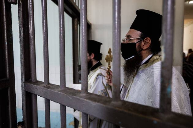 April 30, 2021, Athens, Greece: Procession of the Epitaph in Korydalos prison during Orthodox Holy Week. Athens Greece - ZUMAe114 20210430_zaa_e114_012 Copyright: xEurokinissix