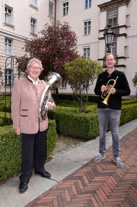 Ernst Hutter and Martin Hutter at the Paukenschlag gegen die Einsamkeit concert event of the Josef and Luise Kraft Foundation for Senior Citizens at the Mathildenstift Munich, 01 05 2021 Foto:xS.xAdamx xFuturexImage
