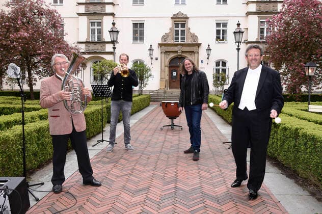 Ernst Hutter, Martin Hutter, Roland Hefter and Mark Mast at the Paukenschlag gegen die Einsamkeit concert event of the Josef und Luise Kraft Stiftung für Senioren at the Mathildenstift Munich, 01 05 2021 Foto:xS.xAdamx xFuturexImage