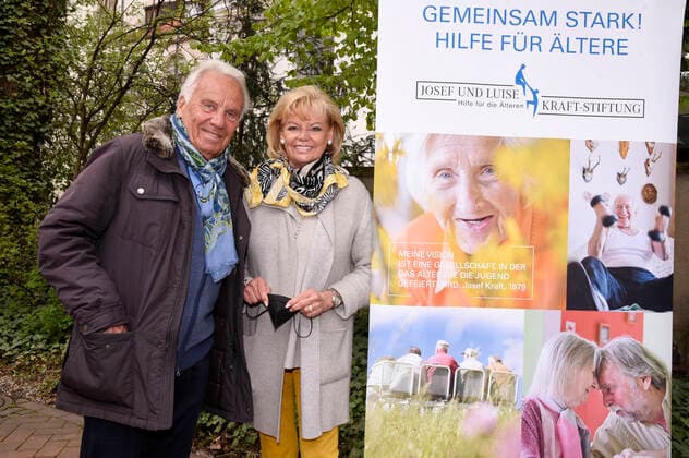 Günter Steinberg with his wife Margot at the Paukenschlag gegen die Einsamkeit concert event of the Josef and Luise Kraft Foundation for senior citizens at the Mathildenstift in Munich, 01 05 2021 Foto:xS.xAdamx xFuturexImage