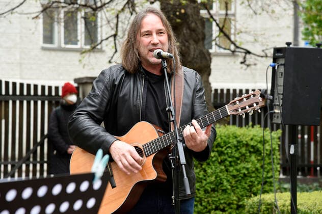 Roland Hefter at the Paukenschlag gegen die Einsamkeit concert event of the Josef and Luise Kraft Foundation for senior citizens at the Mathildenstift Munich, 01 05 2021 Foto:xS.xAdamx xFuturexImage