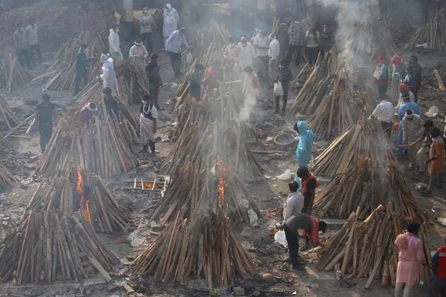 May 1, 2021, New Delhi, New Delhi, India: Covid 19 victims being cremated at Gazipur crematorium on May 1, 2021 in New Delhi, India..As many as 4,01,993 more people tested positive for Covid-19 in the last 24 hours, taking the cumulative caseload to 1,91,64,969, said the Union health ministry on Saturday. This is the highest number of new infections ever recorded in a day across the globe. New Delhi India - ZUMAp176 20210501_zip_p176_005 Copyright: xVijayxPandeyx