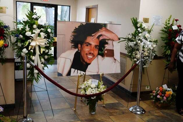 Bilder des Jahres 2021, Entertainment 05 Mai Entertainment Themen der Woche KW17 Entertainment Bilder des Tages May 1, 2021, Tampa, Florida, USA: The funeral service for rapper Gregory Jacobs, aka Shock G, at Temple AME Church in Tampa Saturday, Mat 1, 2021. Tampa USA - ZUMAs70_ 20210501_zan_s70_003 Copyright: xLuisxSantanax