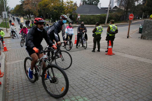 Santiago 2 May 2021 Thousands of athletes use the sports strip during the coronavirus pandemic Marcelo Hernandez Atonchile, Santiago Chile Aton 506224  Copyright: MARCELOxHERNANDEZ ATONCHILE