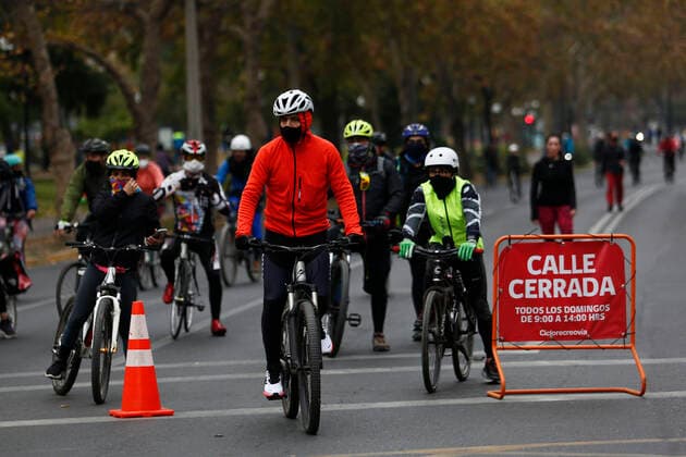 Santiago 2 May 2021 Thousands of athletes use the sports strip during the coronavirus pandemic Marcelo Hernandez Atonchile, Santiago Chile Aton 506247  Copyright: MARCELOxHERNANDEZ ATONCHILE