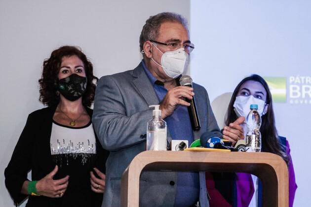 May 2, 2021, Guarulhos, Brazil: The Minister of Health, Marcelo Queiroga, and the representative of the Pan American Health Organization in Brazil, Socorro Gross, receive almost 4 million doses of the AstraZeneca vaccine, acquired by the Brazilian government through the Covax Facility consortium, this Sunday (2) , in Guarulhos, Sao Paulo. Copyright: xFepesilx