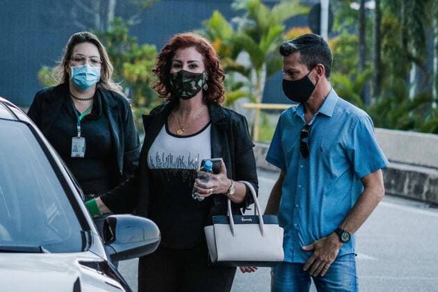 May 2, 2021, Guarulhos, Brazil: Federal deputy Carla Zambelli (PSL-SP) and her husband, Colonel Antonio Aginaldo de Oliveira, director of the National Force, accompanied the arrival of nearly 4 million doses of the AstraZeneca vaccine, at Guarulhos airport (SP), this Sunday (2 ), acquired by the Brazilian government through the Covax Facility consortium.  Copyright: xFepesilx