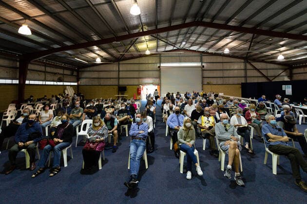 WA CORONAVIRUS COVID19, Members of the public wait to be vaccinated at the Claremont Showground mass vaccination centre in Perth, Monday, May 2, 2021. From today over-50s are eligible for the Covid-19 immunisation program at two mass public vaccination clinics in Perth. ( NO ARCHIVING, EDITORIAL USE ONLY, NO USE IN BOOKS WITHOUT CONSENT PERTH WA AUSTRALIA  Copyright: xRICHARDxWAINWRIGHTx 20210503001539409991