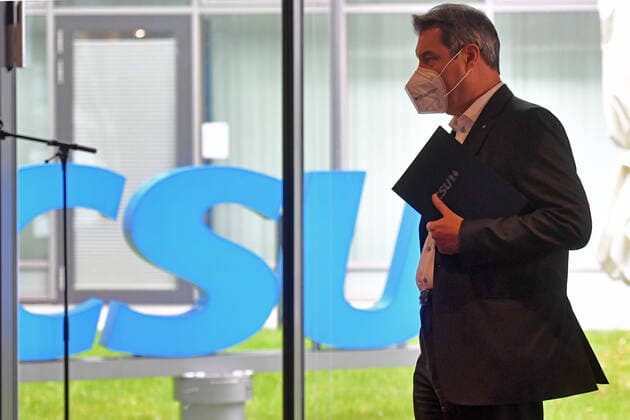 Markus SOEDER State Premier of Bavaria and CSU Chairman, leaving the podium, leaving with ffp2 mouth guard, mask in front of CSU logo, single image, cropped single image, half figure, half figure press conference CSU after video conference of the CSU presidium in the CSU headquarters in Munich on 03 05 2021