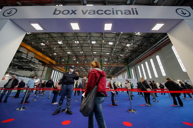 The Covid-19 Vaccine Center at the Atitech hangar of Naples Capodichino International Airport. The Capodichino Covid-19 Vaccine Center was built on an area of 10,000 square meters made available free of charge by Atitech at the Naples Capodichino International Airport. The center will guarantee over 6,000 vaccinations per day to users of the Napoli 1 Centro, Napoli 2 Nord and Napoli 3 Sud ASLs.  Copyright: xSalvatorexLaportax xIPAx xKontrolabx