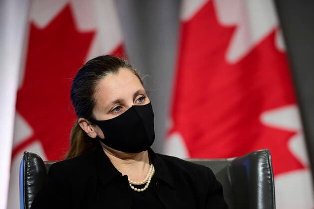 Kanada, Finanzministerin Chrystia Freeland und Justin Trudeau in Ottawa May 3, 2021, Ottawa, on, Canada: Deputy Prime Minister, not shown, and Minister of Finance Chrystia Freeland joins Prime Minister Justin Trudeau as they participate in a virtual discussion from Ottawa on Monday, May 3, 2021, with seniors from Residence Memphremagog in Magog, Quebec. Ottawa Canada  - ZUMAc35_ 20210503_zaf_c35_063 Copyright: xSeanxKilpatrickx