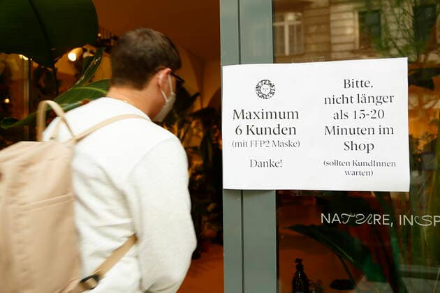 Corona crisis lockdown end in Vienna on 3 May Vienna, Mariahilf, 03 05 2021 After 32 days in the Eastern lockdown, th AVN101002490120