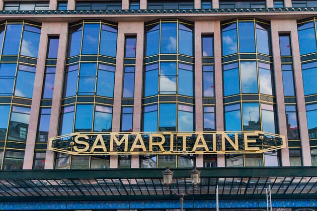 Architektur von SANAA Paris, France April 30, 2021 - The building of the Parisian department store La Samaritaine. The LVMH-led department store has completed major construction and is ready to open when health restrictions on commercial sites are relaxed in France. NEWS, ECONOMIE, LA SAMARITAINE, GRANDS MAGASINS PARISIENS, ARCHITECTURE, BERNARD ARNAULT, SHOPPING MALL, LUXE, RICHESSE, CAC40, CAC 40, ENTREPRISE, RENOVATION, ILLUSTRATION, GENERIQUE, LOGO, COMMERCE, REOUVERTURE, CENTRE COMMERCIAL, CAPITALISME, FINANCE, BATIMENT, MONUMENT, RUE DE RIVOLI, PAYSAGE URBAIN, FRANCE  Copyright: xVincentxIsorex
