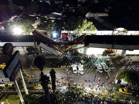 (210504) -- MEXICO CITY, May 4, 2021 -- Aerial photo taken on May 4, 2021 shows the scene of a metro bridge collapse in Mexico City, Mexico. At least 15 people were killed and 70 others injured after a metro bridge collapsed in southern Mexico City Monday night, according to an updated preliminary report from local authorities. ) (SPOT NEWS)MEXICO-MEXICO CITY-METRO BRIDGE COLLAPSE XinxYuewei 