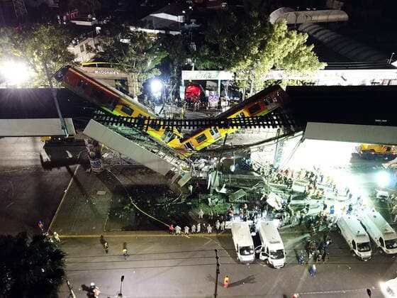 (210504) -- MEXICO CITY, May 4, 2021 -- Aerial photo taken on May 4, 2021 shows the scene of a metro bridge collapse in Mexico City, Mexico. At least 15 people were killed and 70 others injured after a metro bridge collapsed in southern Mexico City Monday night, according to an updated preliminary report from local authorities. ) (SPOT NEWS)MEXICO-MEXICO CITY-METRO BRIDGE COLLAPSE XinxYuewei 