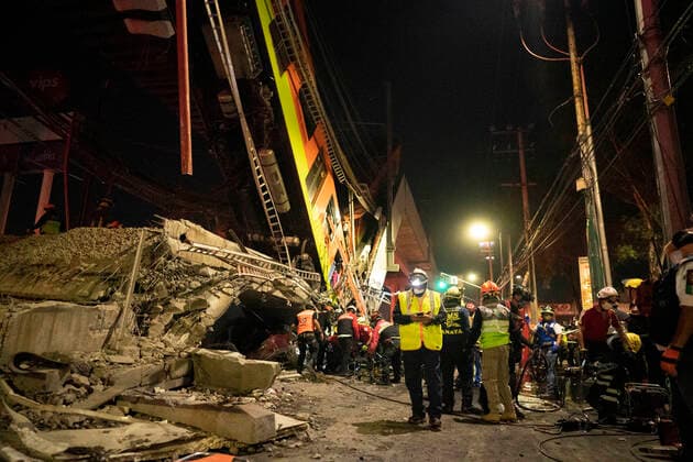 (210504) -- MEXICO CITY, May 4, 2021 -- Photo taken on May 3, 2021 shows the scene of a metro bridge collapse in Mexico City, Mexico. At least 15 people were killed and 70 others injured after a metro bridge collapsed in southern Mexico City Monday night, according to an updated preliminary report from local authorities. David de la Paz) (SPOT NEWS)MEXICO-MEXICO CITY-METRO BRIDGE COLLAPSE DxAviddelapaz 