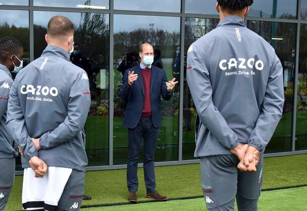 . 04 05 2021. Bodymoor Heath, United Kingdom. Prince William, the Duke of Cambridge, meets Aston Villa football players during a visit to the Aston Villa High Performance Centre at Bodymoor Heath, United Kingdom.  xPoolx xi-Imagesx IIM-22151-0009