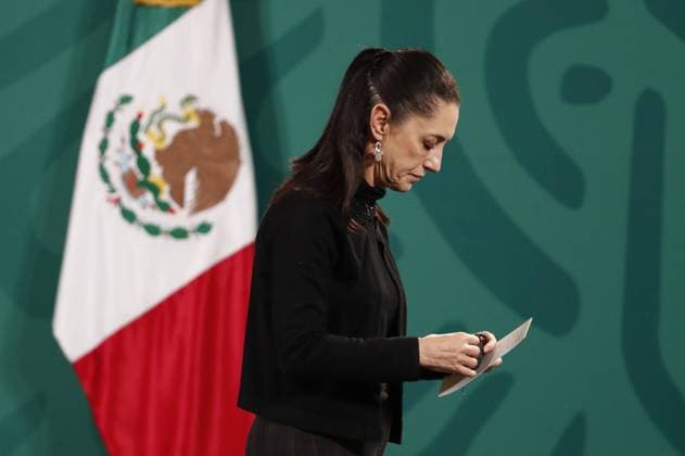 The head of government of Mexico City, Claudia Sheinbaum, after giving a press conference at the National Palace, in Mexico City, Mexico, 04 May 2021. The Government of Mexico City will request an international expert to find out the causes of the tragic accident in the subway of the Mexican capital that has left 23 dead after a bridge on line 12 collapsed. International expertise will be requested for the accident of subway in Mexico City !ACHTUNG: NUR REDAKTIONELLE NUTZUNG!  Copyright: xJosexMendezx MEX825 20210504-637557407795538491
