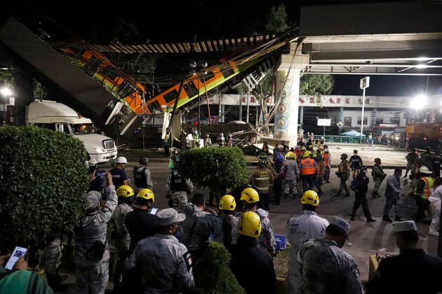 At Least 23 Dead And 79 Injured After The Mexico City Subway Crashed Rescuers carry out work to rescue the bodies of the victims who lost their lives in the accident of the subway of line 12 of Olivos station, due to the fact that the bridge structures collapsed and what had a result of 23 deaths and more than 79 wounded On May 4, 2021 in Mexico City, Mexico. Mexico City Mexico group-atleast2210504_npzlb  Copyright: xEyepixx