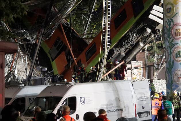 At Least 23 Dead And 79 Injured After The Mexico City Subway Crashed Rescuers carry out work to rescue the bodies of the victims who lost their lives in the accident of the subway of line 12 of Olivos station, due to the fact that the bridge structures collapsed and what had a result of 23 deaths and more than 79 wounded On May 4, 2021 in Mexico City, Mexico. Mexico City Mexico group-atleast2210504_np5C2  Copyright: xEyepixx