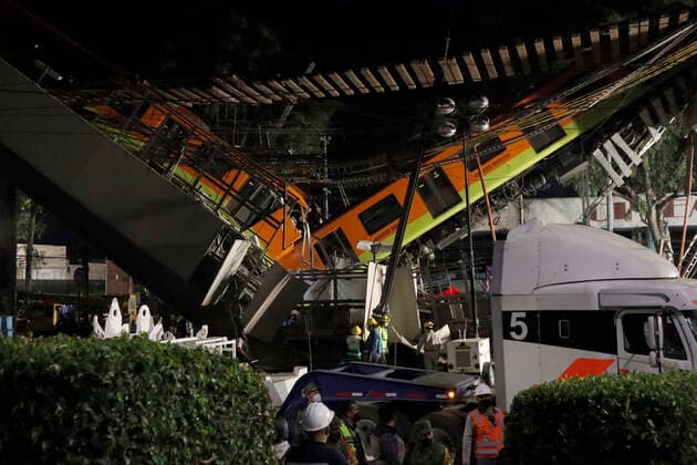 At Least 23 Dead And 79 Injured After The Mexico City Subway Crashed Rescuers carry out work to rescue the bodies of the victims who lost their lives in the accident of the subway of line 12 of Olivos station, due to the fact that the bridge structures collapsed and what had a result of 23 deaths and more than 79 wounded On May 4, 2021 in Mexico City, Mexico. Mexico City Mexico group-atleast2210504_npOy8  Copyright: xEyepixx