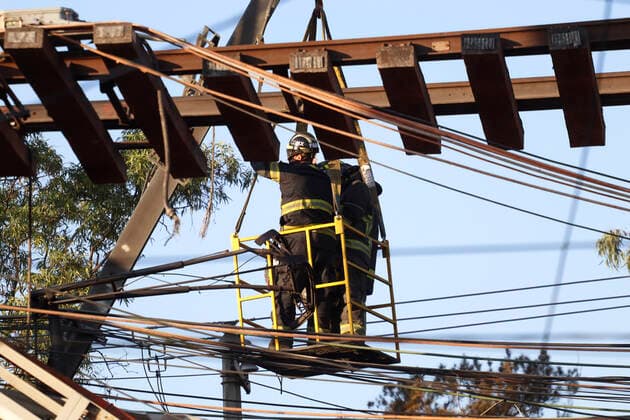 At Least 23 Dead And 79 Injured After The Mexico City Subway Crashed Rescuers carry out work to rescue the bodies of the victims who lost their lives in the accident of the subway of line 12 of Olivos station, due to the fact that the bridge structures collapsed and what had a result of 23 deaths and more than 79 wounded On May 4, 2021 in Mexico City, Mexico. Mexico City Mexico group-atleast2210504_npPKA  Copyright: xEyepixx