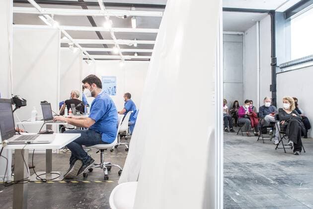 May 5, 2021, Barcelona, Catalonia, Spain: Nurses are seen working on vaccine control as people wait to be vaccinated.To accelerate the vaccination of COVID-19 and decongest primary care centers, the Barcelona s trade fair institution, Fira Barcelona, has become, since April 30, a mass vaccination center. It is the first in all of Catalonia, with the capacity to administer up to 120,000 vaccines a week. This space is added to the fifty municipal spaces enabled by the Barcelona City Council as COVID-19 vaccination spaces. Barcelona Spain - ZUMAd159 20210505_zia_d159_022 Copyright: xThiagoxPrudenciox