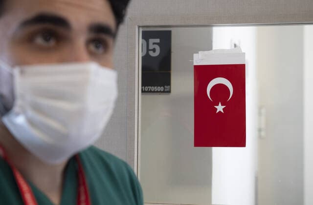 A medical worker waits inside Ankara Municipality Hospital in Ankara, Turkey, on May 5, 2021. Turkey has confirmed 41,883 deaths and 4,955,594 positive cases of the coronavirus infection in the country. ( Copyright: AbdurrahmanxAntakyalix-xDepoxPho 17129921