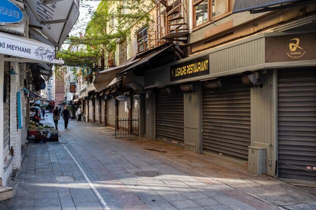 Full Lockdown In Istanbul The empty streets of Istanbul, Turkey seen on May 5, 2021. The government imposed a 19-day curfew which started on April 29 and will end on May 17, at the end of the holy holiday Ramadan. Restaurants and cafes only provide takeaway and delivery services throughout the lockdown. Istanbul Turkey demirtas-notitle210505_nps44  Copyright: xErhanxDemirtasx
