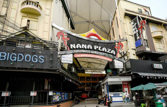 May 5, 2021, Bangkok, Thailand: View of the entrance to the internationally famous Nana Plaza, go go bar and entertainment area..Bangkok night life entertainment venues, bars, pubs and restaurants are closed in the designated red zone. A partial lockdown has been imposed for 2 weeks during May 3 -17, 2021, due to a recent upsurge of the Covid C-19 virus outbreak in the capital. Bangkok Thailand - ZUMAs197 20210505_zaa_s197_184 Copyright: xPaulxLakatosx