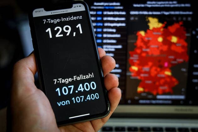 Coronavirus in Germany Covid 19 Dashboard of the Robert Koch Institute 06 05 2021 Robert Koch Institute 7 days Incidence 129.1 7 days Number of cases 107 400 COVID 19 cases 3 473 503 Addition of 21 953 compared to the previous day COVID 19 deaths 84 126 Addition of 250 compared to the previous day