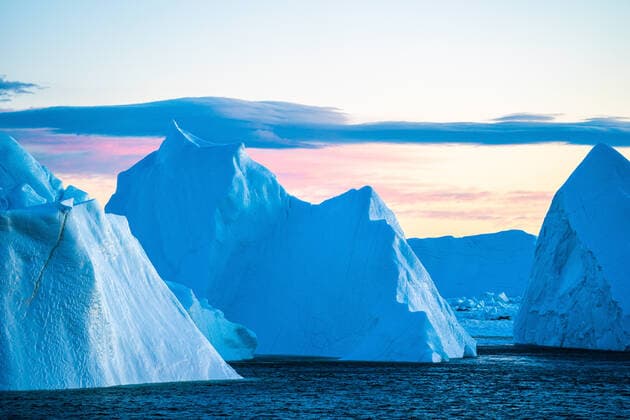 Icerbergs 1 Icebergs near Ilulissat, Greenland. Climate change is having a profound effect in Greenland with glaciers and the Greenland ice cap retreating. Ilulissiat Greenland pedersen-icebergs201010_nplLl  Copyright: xUlrikxPedersenx