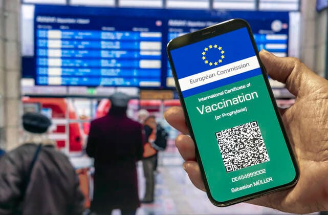 The European Commission is working on a digital vaccination passport that will expand restricted travel and give back freedoms Possible visualization of the digital EU vaccination passport 07 05 2021 Europe, Germany, Baden Württemberg, Stuttgart