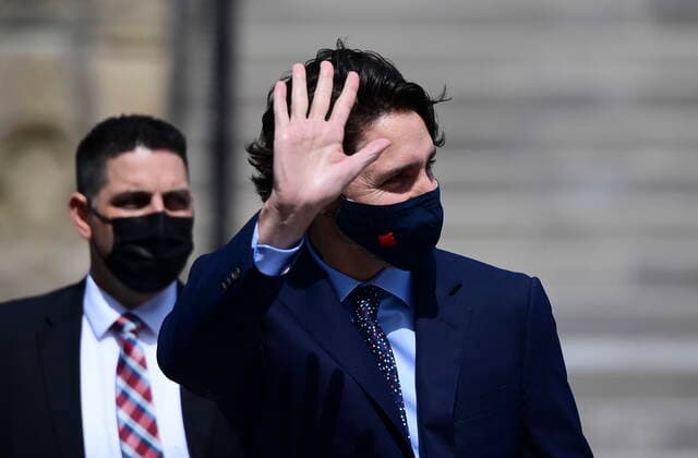 May 7, 2021, Ottawa, on, Canada: Prime Minister Justin Trudeau makes his way to hold a press conference to update Canadians on the COVID-19 pandemic, in Ottawa on Friday, May 7, 2021. Ottawa Canada  - ZUMAc35_ 20210507_zaf_c35_019 Copyright: xSeanxKilpatrickx