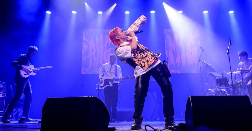 Bilder des Jahres 2021, Entertainment 05 Mai Entertainment Themen der Woche KW18 Angaaende Mig paa scenen under Koncertaftenen med Vega s udvalgte, der fejrer genaabningen af spillestedet Vega fredag den 7. maj 2021. Vega har vaeret nedlukket i flere maaneder paa grund af Corona Covid-19 krisen og kan nu aabne for koncerter, dog med halv kapacitet 500 Personer. , Copenhagen *** Regarding Me on stage during the Concert night with Vegas chosen to celebrate the reopening of the Vega venue on Friday, May 7, 2021 Vega has been shut down for several months due to the Corona Covid 19 crisis and can now open for concerts, however with half capacity 500 people, Copenhagen  Copyright: TorbenxChristensen TorbenxChristensenx COP200 spdk20210508-022141-L