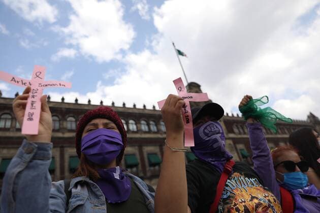 Women members of feminist collectives participate in a protest against feminicides, in Mexico City, Mexico, 07 May 2021. Feminist protest against violence in Mexico !ACHTUNG: NUR REDAKTIONELLE NUTZUNG!  Copyright: xSashenkaxGutierrezx MEX1249 20210508-637560439063831747