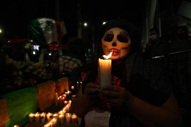 A group of people demonstrate against the capital authorities, due to the accident on line 12 of the metro last Monday, in Mexico City, Mexico, 07 May 2021. EFE Carlos Ramírez Citizens protest the subway accident in Mexico !ACHTUNG: NUR REDAKTIONELLE NUTZUNG!  Copyright: xCarlosxRamírezx MEX1350 20210508-637560498609478960