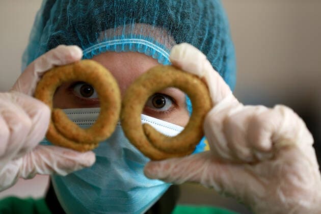Eid Al-Fitr Holiday In Gaza City A Palestinian woman prepares traditional date-filled cookies in preparation for the Eid al-Fitr holiday in the northern Gaza Strip, on May 8, 2021. Muslims around the world are preparing to celebrate the Eid al-Fitr holiday, which marks the end of the fasting month of Ramadan. Gaza Palestine fathi-notitle210508_npJi9  Copyright: xMajdixFathix
