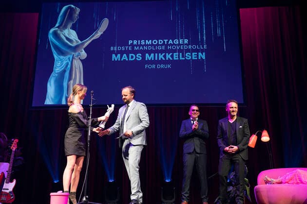 Magnus Millang receives Bodil for best male lead on behalf of Mads Mikkelsen Awarding of the Bodil Prize 2021 at the Folketeatret in Copenhagen, Saturday 8 May 2021, Copenhagen Denmark  Copyright: fotograf@clausbech.dk ClausxBechx Cop102 spdk20210508-212612-L